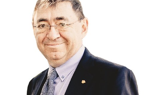 Andreas R